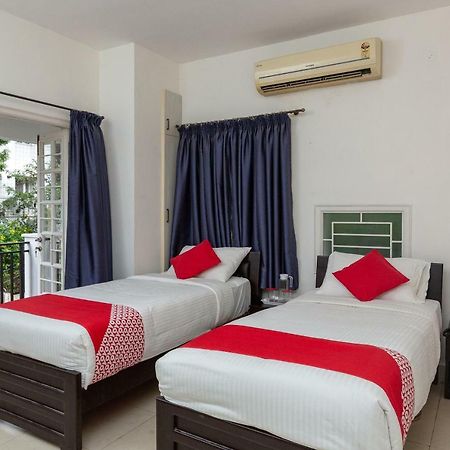 Oyo 23202 Cute Orange Service Apartments Ченнаи Экстерьер фото