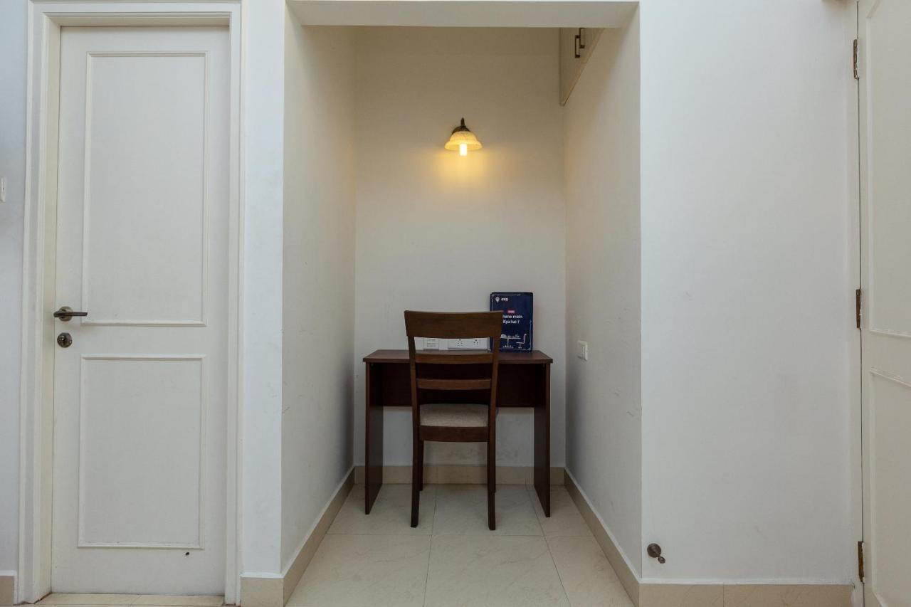 Oyo 23202 Cute Orange Service Apartments Ченнаи Экстерьер фото